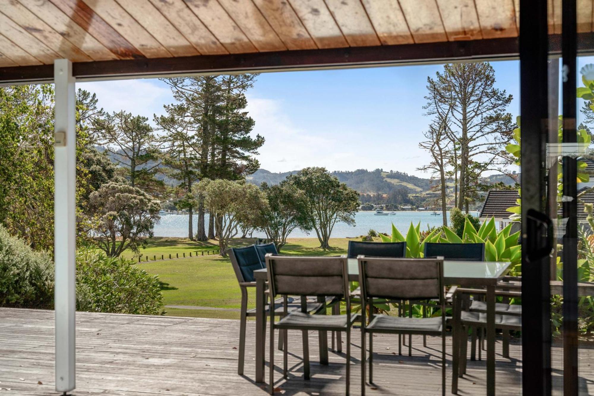 Pauanui Beach House Suntrap المظهر الخارجي الصورة